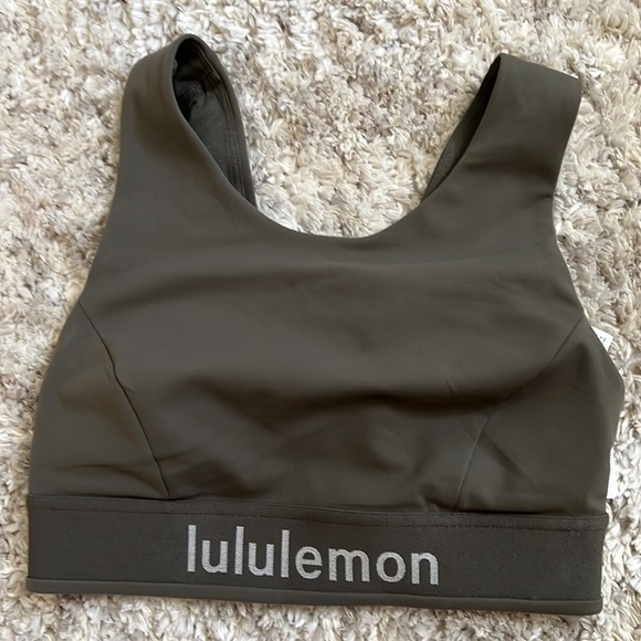 Everlux High-Neck Back-Keyhole Train Bra - Picture 6 of 11